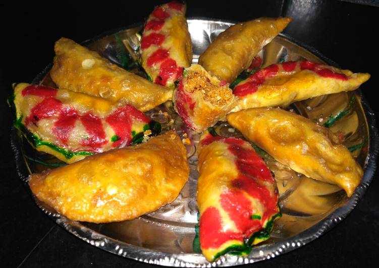 Simple Way to Make Super Quick Homemade Kuch Tikhi,Meethi, aur Namkeen Gujiya