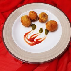 A picture of Batata vada.