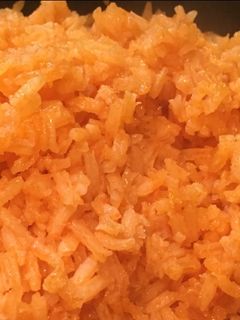 Una foto de Arroz 🍚 rojo..🙂