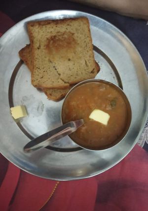 A picture of Bhaji.