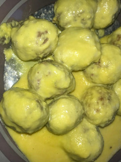Una foto de Albondigas en salsa de almendras