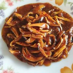 A picture of Saabut amchur ki khatti mithi chutney.