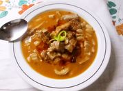 Una foto de locro económico