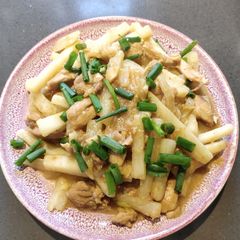 A picture of Sauteed Burdock.