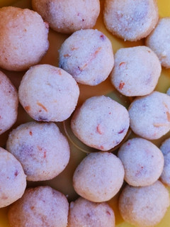 ரவா லட்டு(rava laddu recipe in tamil) செய்முறை முக்கிய புகைப்படம்