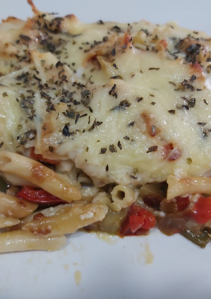 Una foto de Macarrones con verduras, bechamel gratinadas🍝🍝