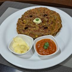 A picture of Thalipeeth.