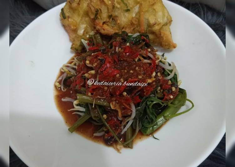 Resep Rujak kangkung petis Anti Gagal
