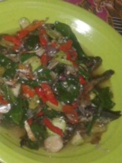 Foto resep Tumis ikan cue pete