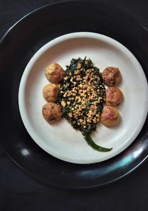 A picture of Mustard greens(sarson saag) ghonta.