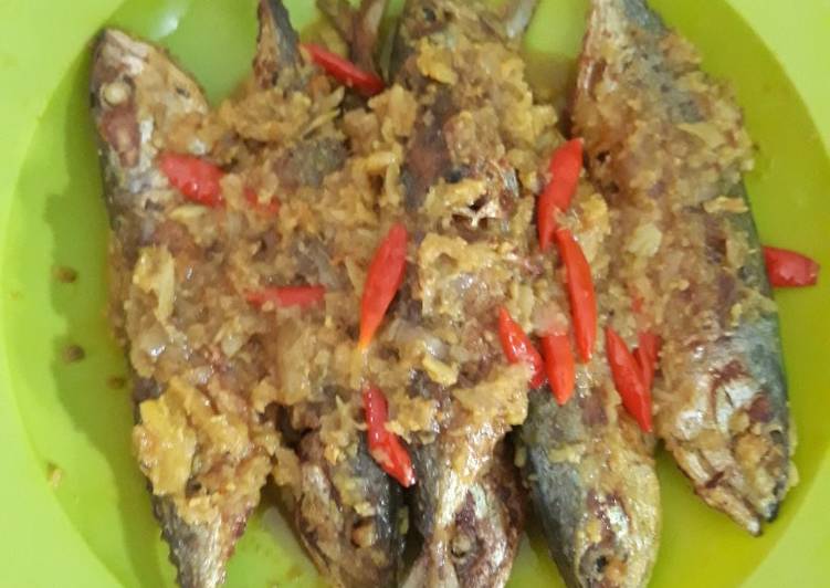 Resep Ikan gembung acar kuning yang sempurna