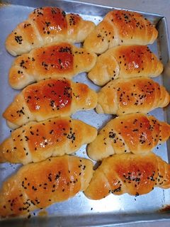 Hình của món Bánh sừng bò có pha bột nếp.
