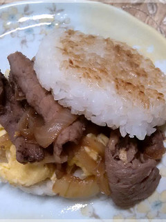 照燒牛肉米漢堡〞 的食譜成品照片