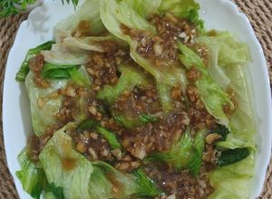 Gambar Iceberg Lettuce Tumis Bawang Putih