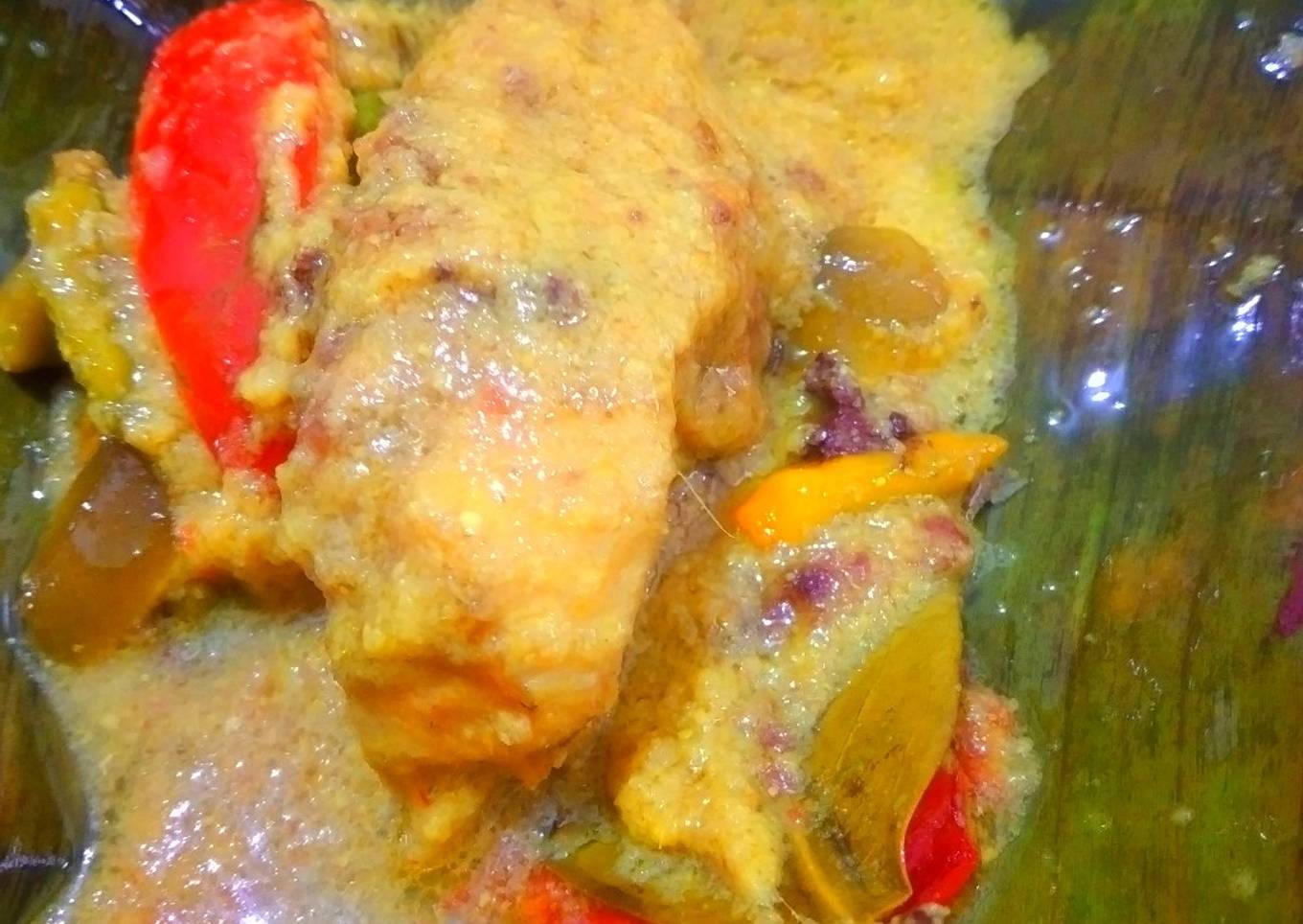 Pepes Ayam Bumbu Kuning