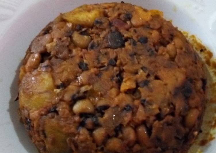 Recipe of Any-night-of-the-week Porridge Beans mixed with Sweet Potatoes #teamabuja