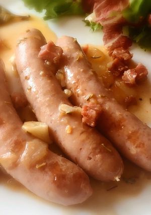 Foto principal de Longanizas de pollo en salsa con jamón