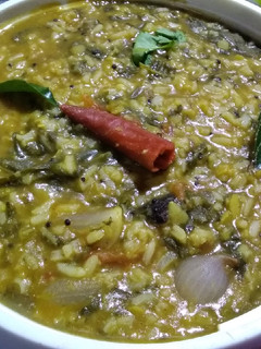 கீரை சாம்பார் சாதம் (Keerai sambar satham recipe in tamil) செய்முறை முக்கிய புகைப்படம்