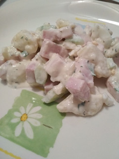 Una foto de Ensalada de patata y york