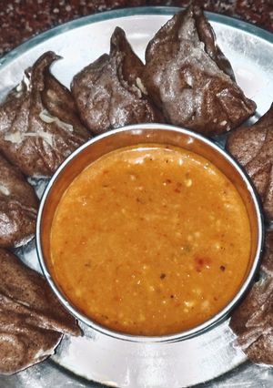 🥟 रागी के आटे के लौकी वाले हेल्दी मोमोज 💚 रेसिपी मुख्य फोटो