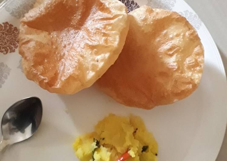 Get Breakfast of Puri bhaji