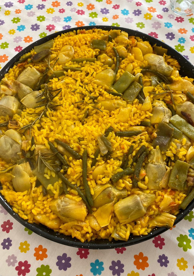 Una foto de Paella de verduras