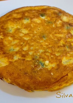 Una foto de 162.🍳Tortilla de salmón, tápenas y curry en 10 minutos🐟