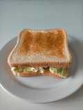 Sándwich vegetariano: Col, cebolla y huevo