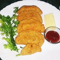 A picture of Cheesy Aloo Paratha.