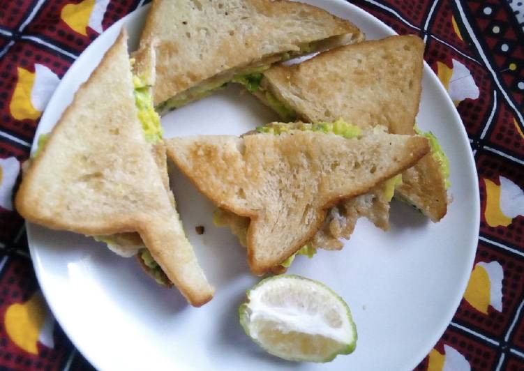 Bread avocado salad