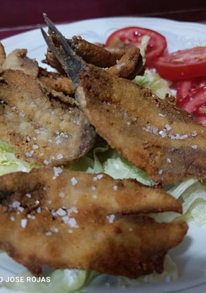Una foto de Boquerones fritos en adobo