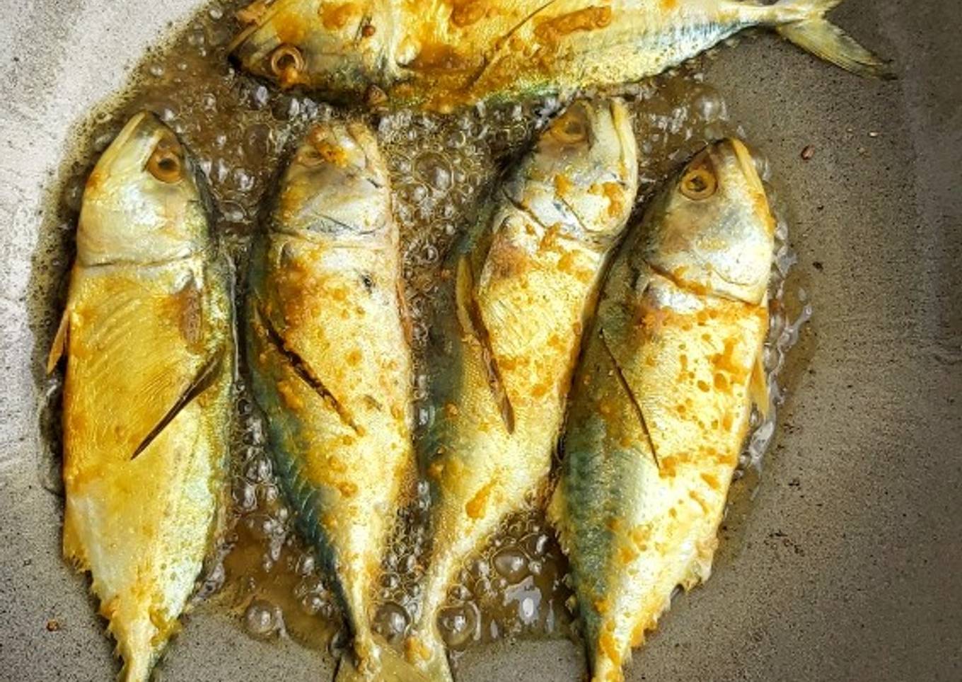 Ikan kembung goreng sedikit bumbu tapi enak