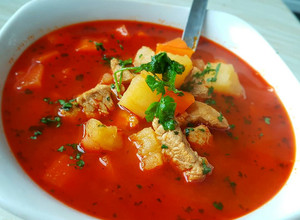 Gulyásleves recept fotója