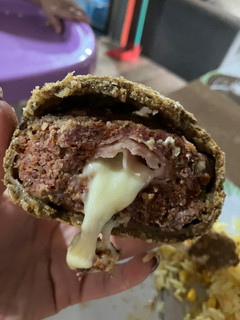 Una foto de Milanesas de carne picada rellenas