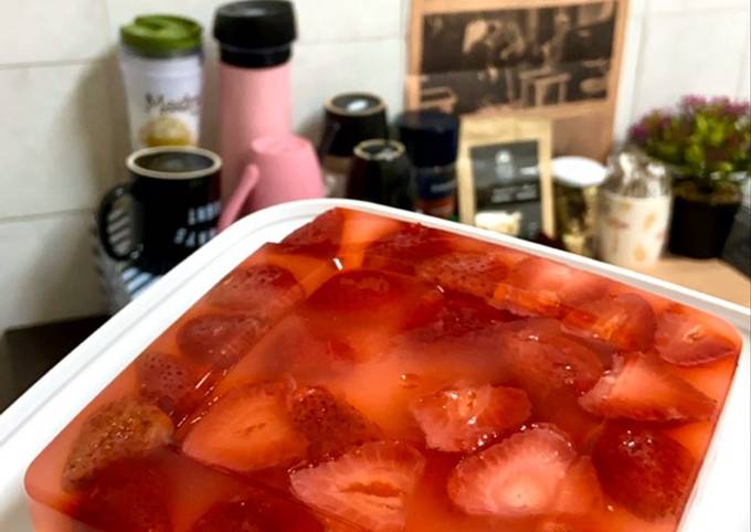 Langkah Mudah untuk Membuat Pudding strawberry Merah Putih 🍓🥥 yang Enak Banget