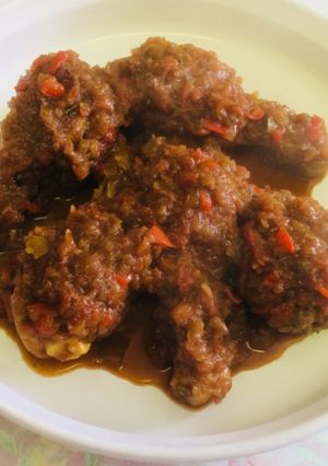 Una foto de Pollo guisado fácil y rico