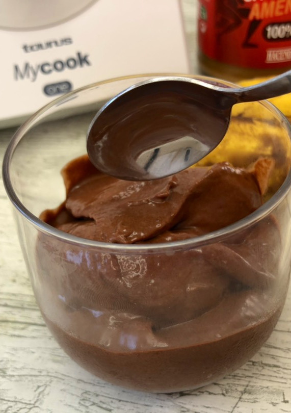 Una foto de Helado vegano de plátano, cacahuete y cacao en MyCook One