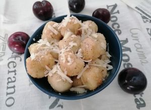 Foto di Gnocchi di susine al burro e cardamomo