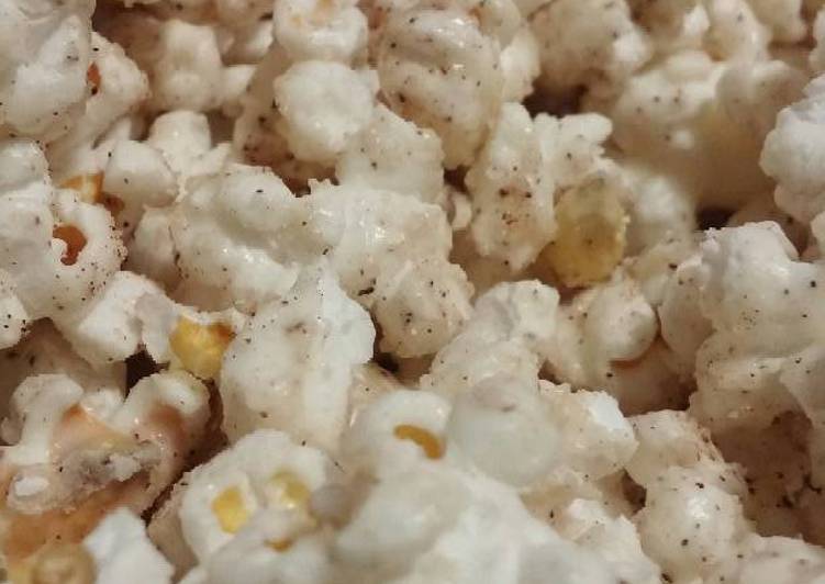 How to Prepare Speedy Cinnamon Roll Popcorn