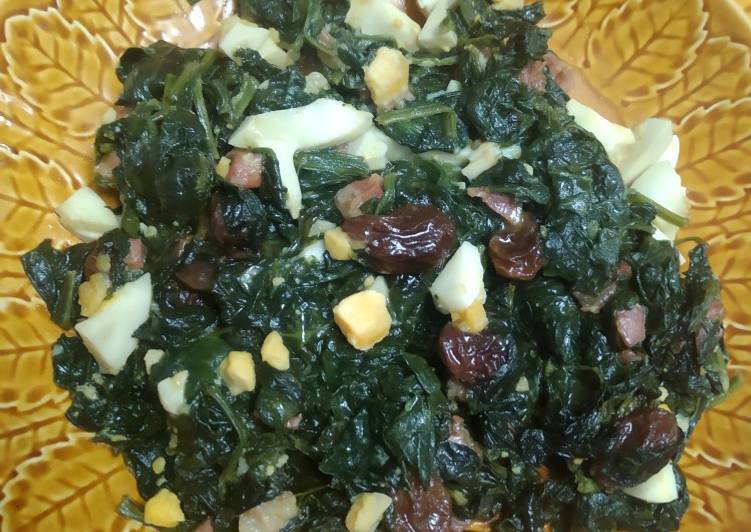 Espinacas con jamón, ajo, pasas y huevo cocido Thermomix