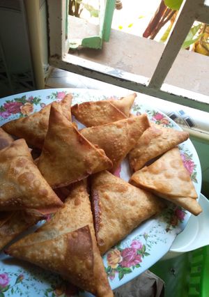 A picture of Veggie samosa.