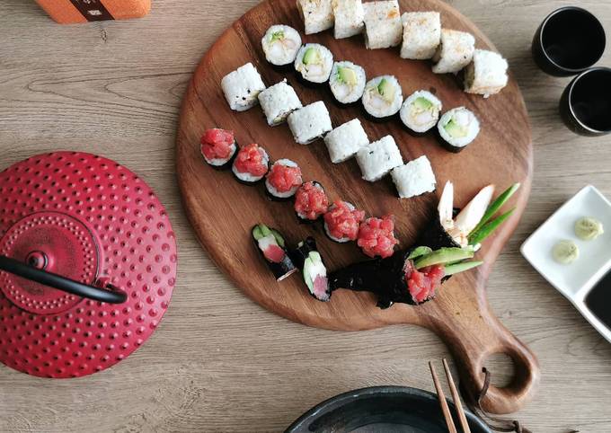 Easiest Way to Prepare Speedy Californian Rolls and Tuna sushi