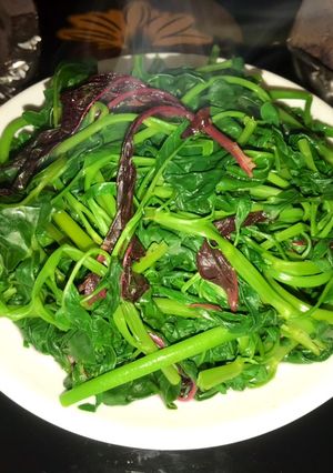 Hình của món Rau muống, mùng tới, rau rền đỏ luộc.