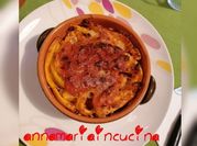 Una foto di pasta e scamorza