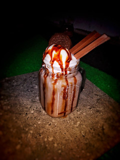 A picture of Banana Oreo milkshake.