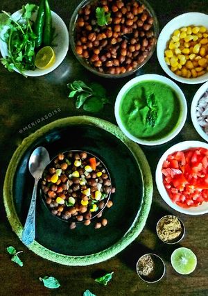 काला चना चाट (Kala Chana chaat recipe in Hindi) रेसिपी मुख्य फोटो