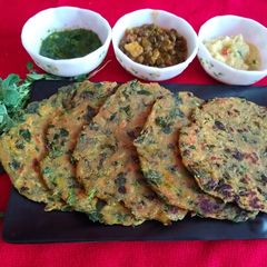 Methi paratha A picture of Methi paratha.