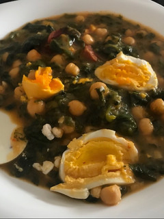 Una foto de Garbanzos con espinacas
