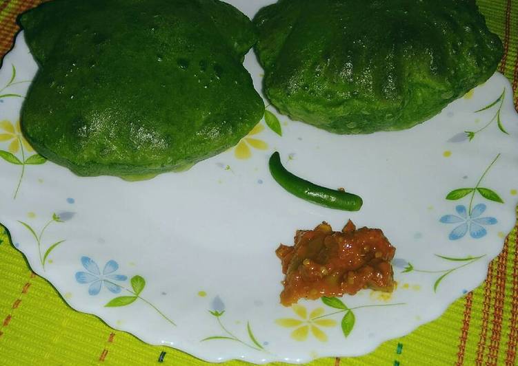 Sabuj luchi....(green luchi)