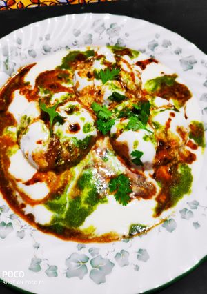 A picture of Lapsi tikki dahi chat.